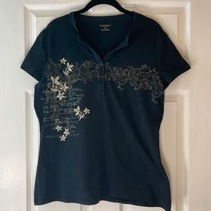 Sonoma Henley Style Short Sleeve Tee Shirt Women’s Size XL Front Design